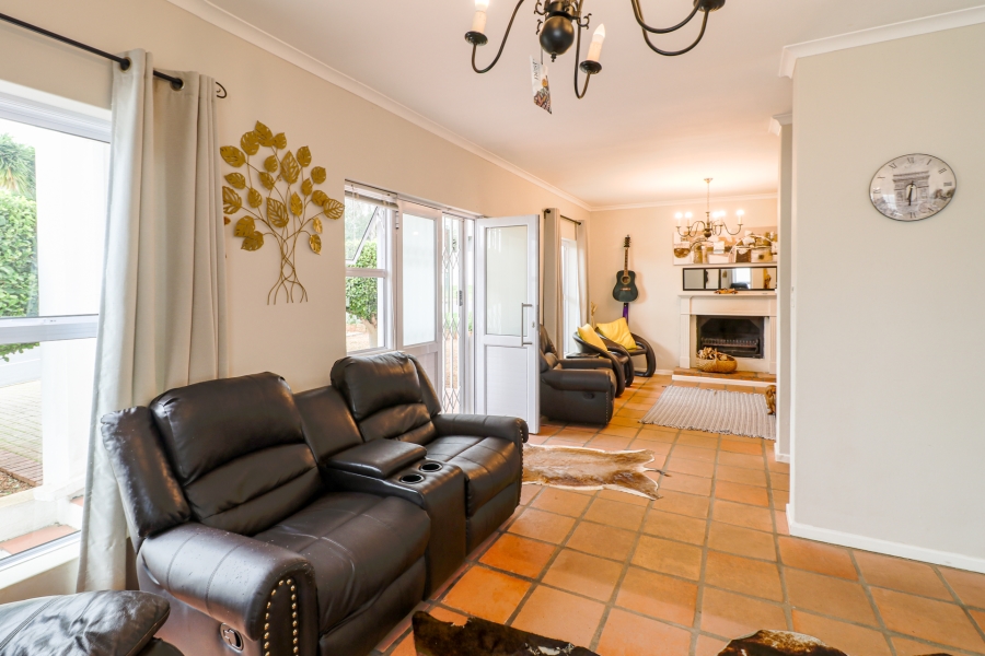 3 Bedroom Property for Sale in Paradyskloof Western Cape